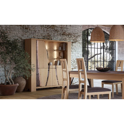 Orthez - Grande vitrine 4 portes avec éclairage 